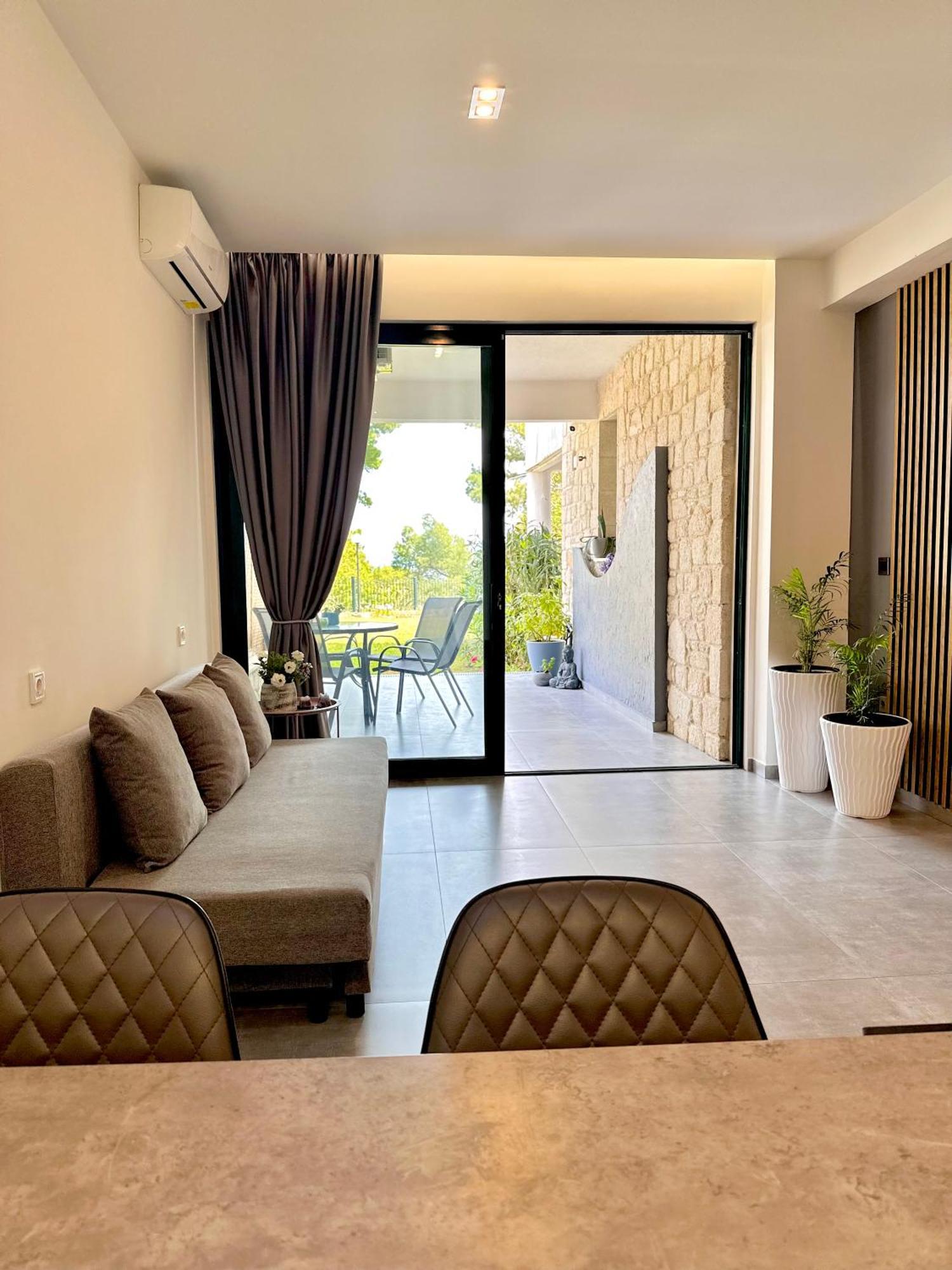 Rita Sea View Apartment